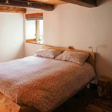 Stone Mountain Overlooking Ala Valley Casa vacanze