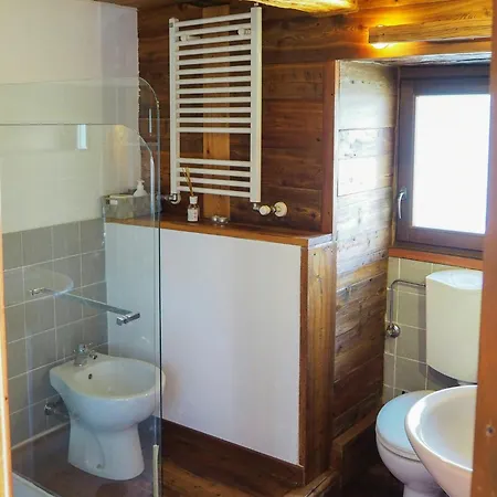 Baita In Pietra Con Vista Sulla Valle Di Ala 度假居