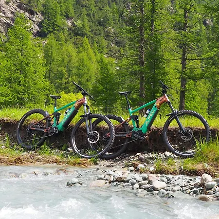 Baita In Pietra Con Vista Sulla Valle Di Ala Ala di Stura