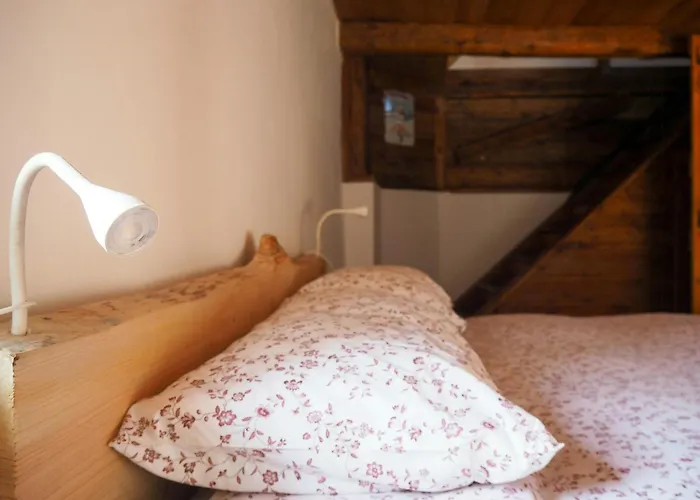 Дом отдыха Stone Mountain Overlooking Ala Valley Ala di Stura